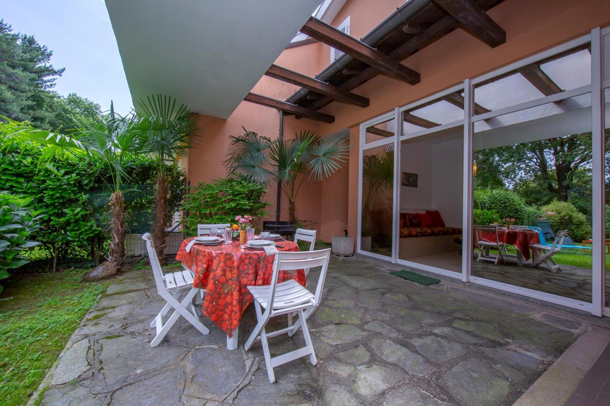 Rododendro Rosso - Happy Rentals Ispra Exterior foto